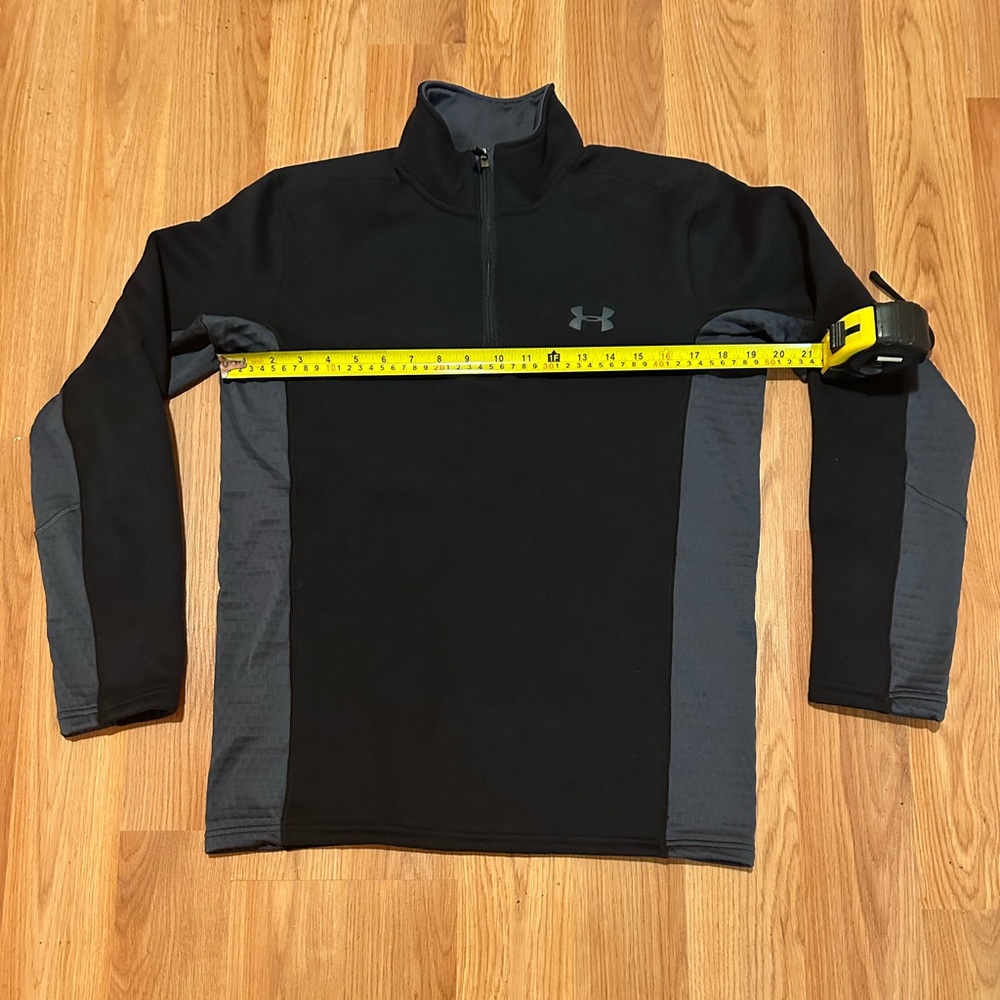 Under armor base layer top - Picture 3 of 5